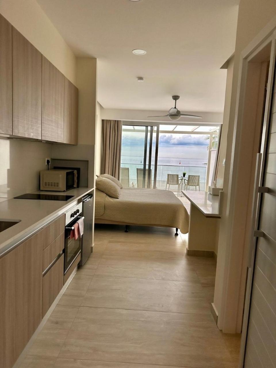 Harbour Lights Studio Apartments بافوس المظهر الخارجي الصورة