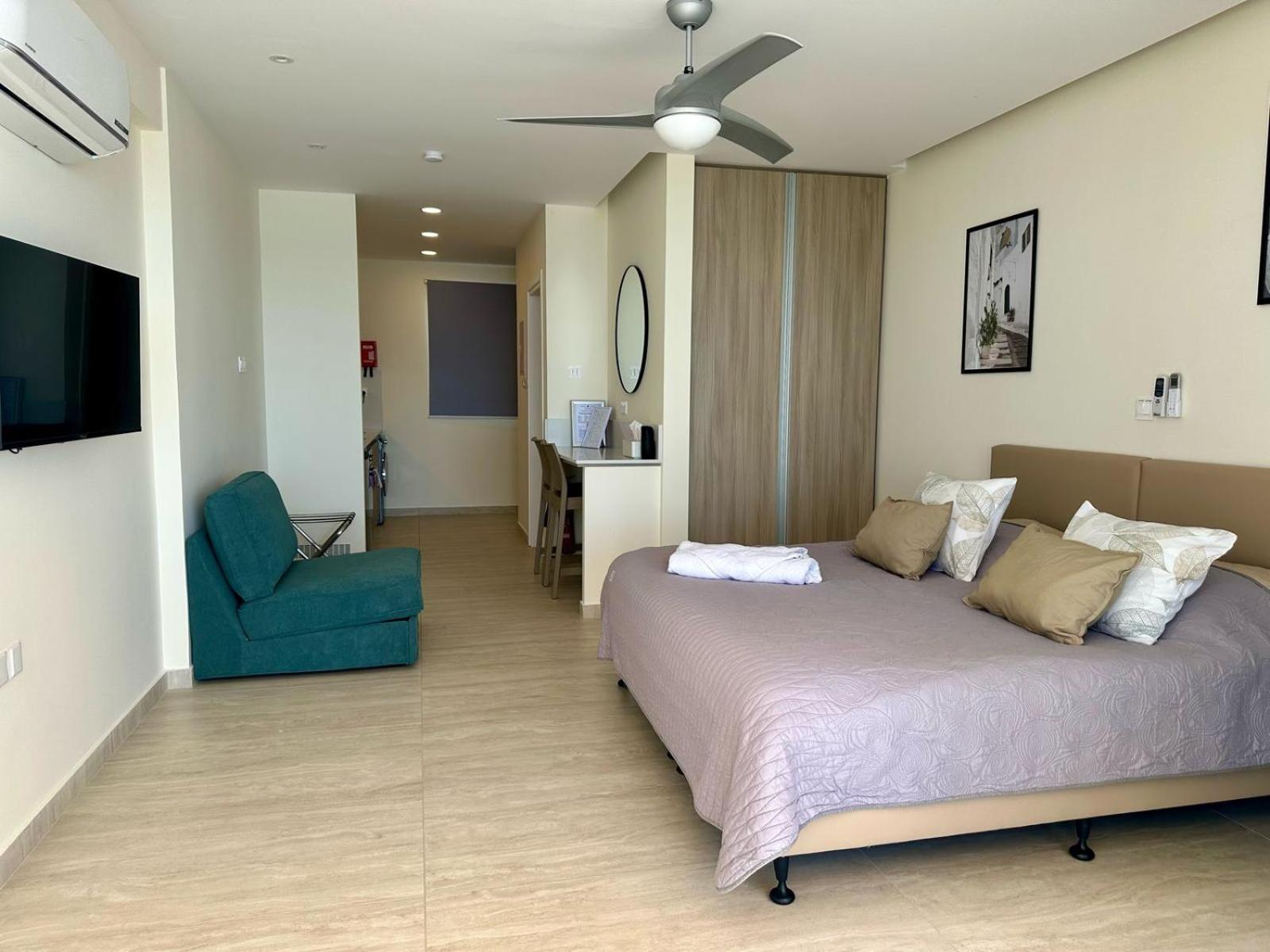 Harbour Lights Studio Apartments بافوس المظهر الخارجي الصورة