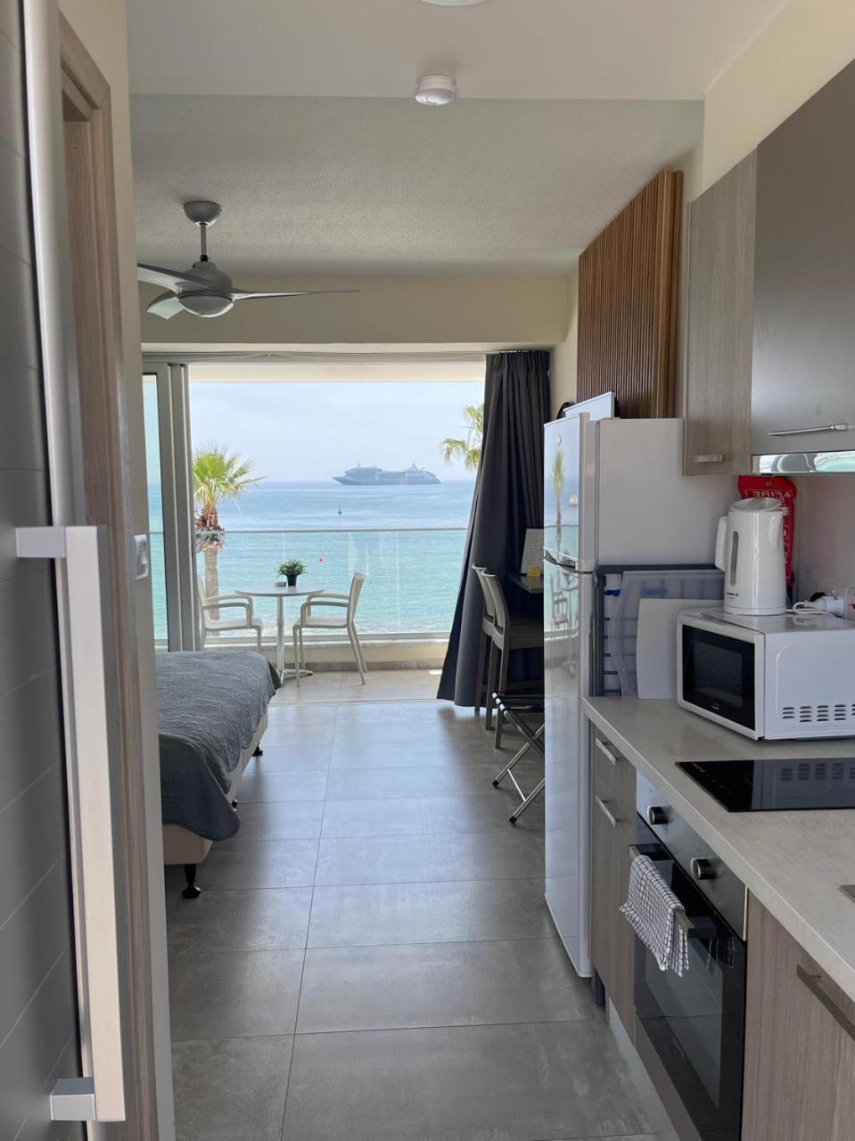 Harbour Lights Studio Apartments بافوس المظهر الخارجي الصورة